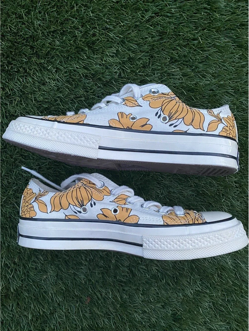 Converse Vintage Floral Chuck 70 Low Top Women's Shoes Size 7,5 Style 568375C